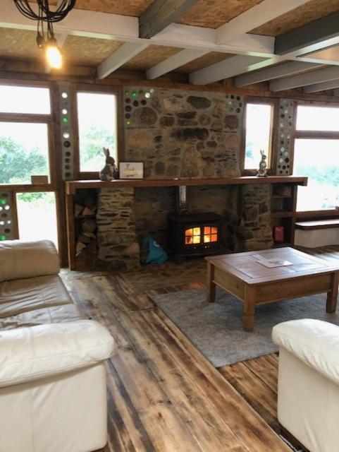 Rabbits 1Or 2 Bedroom Hobbit Style Hillset Earthen Dartmoor Eco Home South Brent 外观 照片